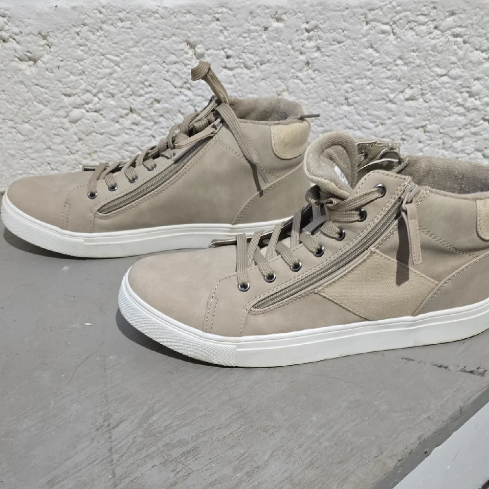 Beige Hybrid Sneakers - Picture 3 of 8
